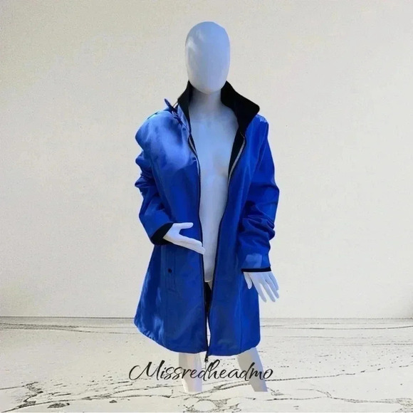 Bylyse Coat - Medium - Picture 5 of 9